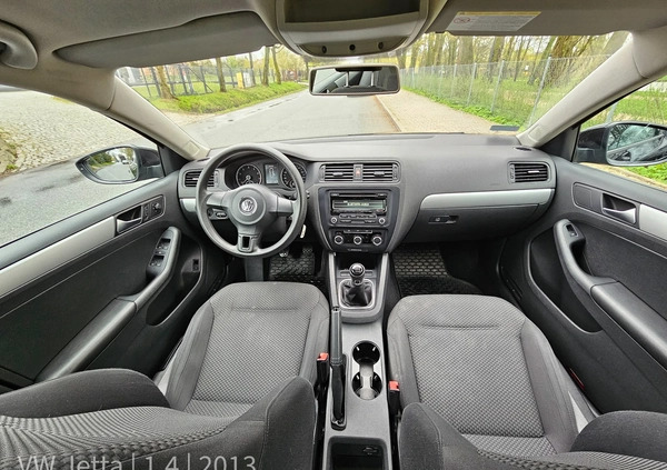 Volkswagen Jetta cena 27000 przebieg: 180000, rok produkcji 2013 z Warszawa małe 67